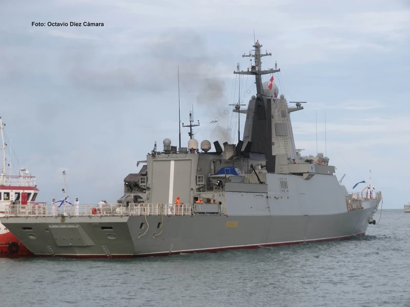 Estas corbetas disponen de hangar y pista para poder operar con helicpteros de tipo medio y sistemas UAS. Foto: Octavio Dez Cmara